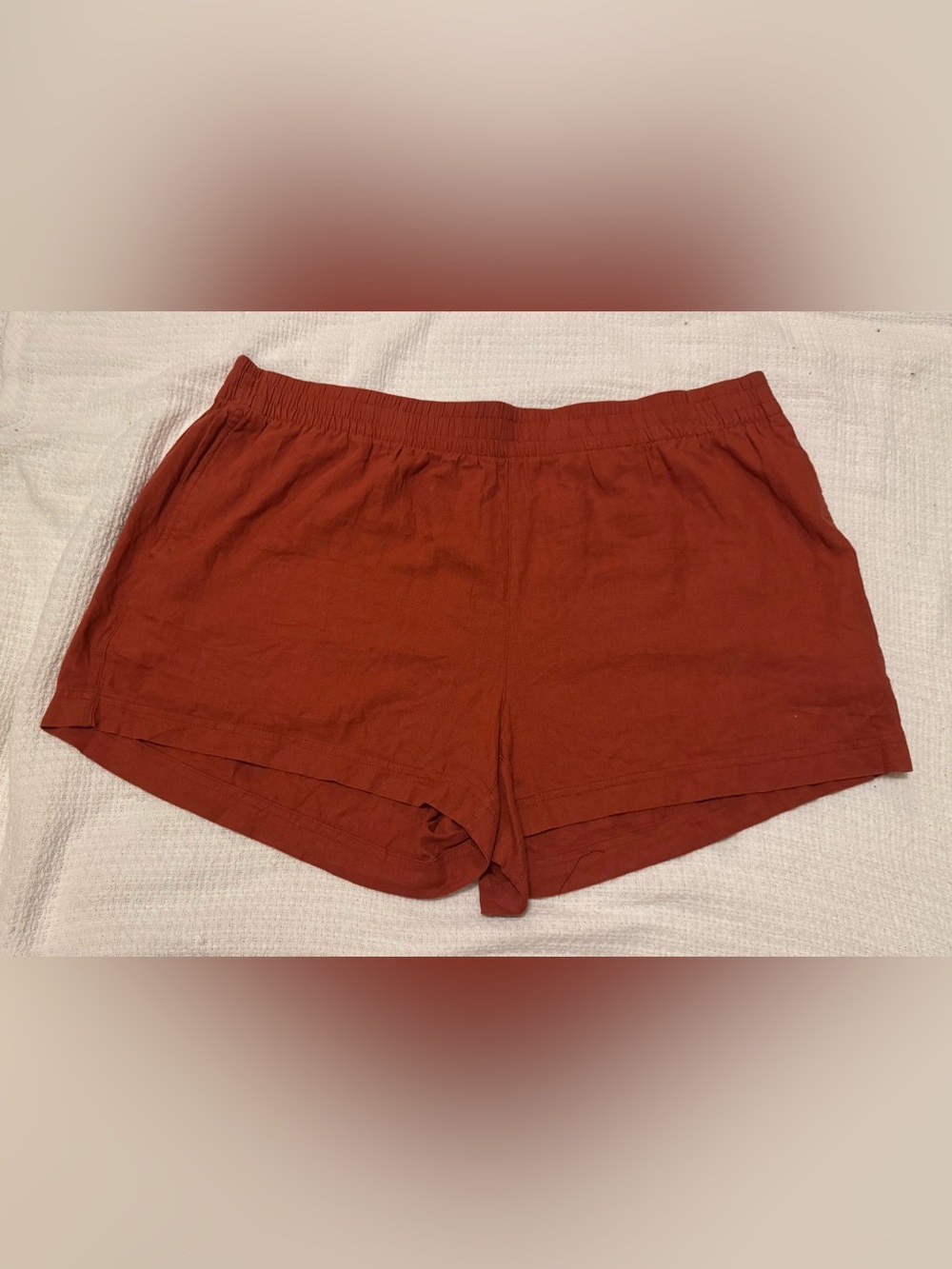 Old Navy Women's Rust Elastic-Waist Shorts